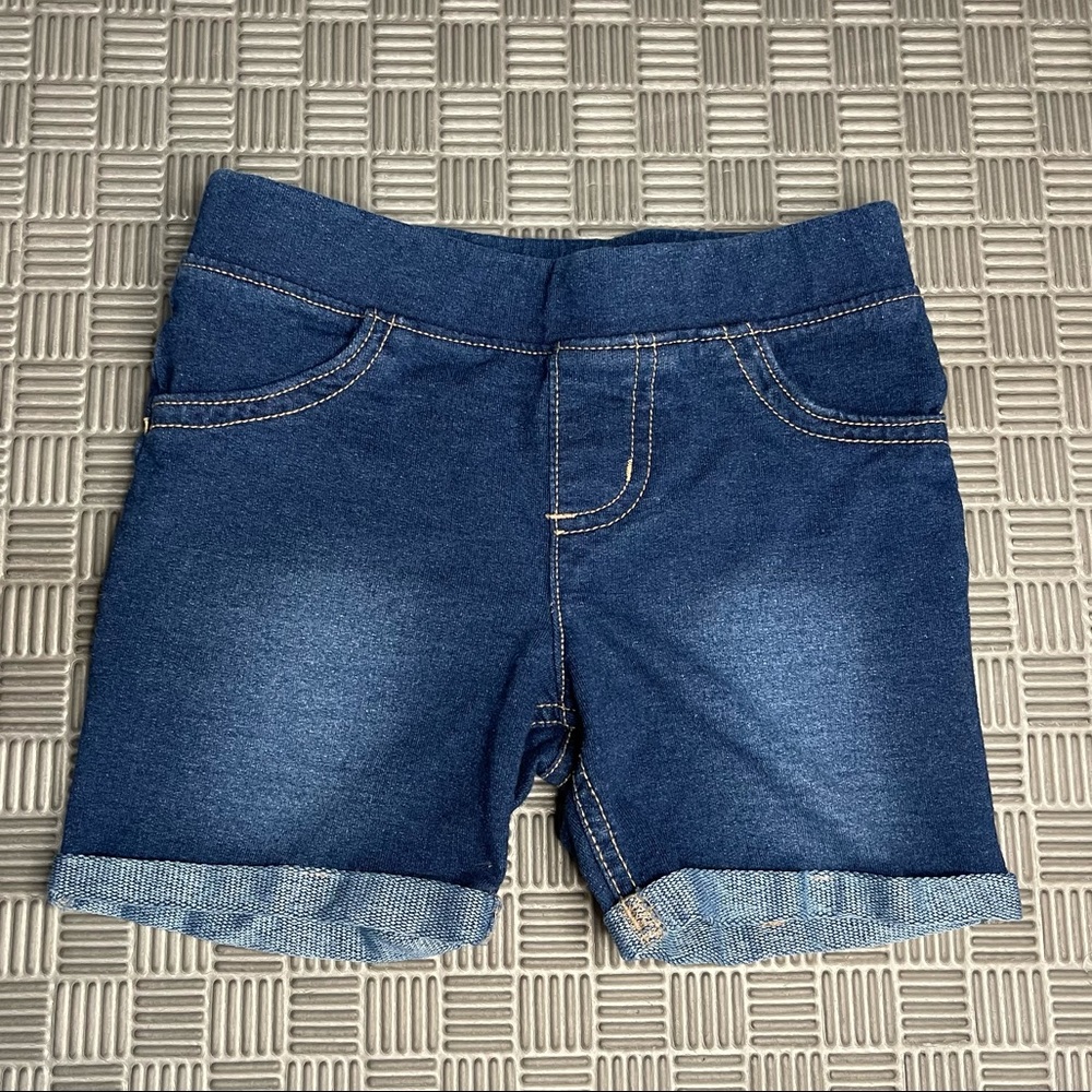 Size 4T girls shorts. Super stretchy.